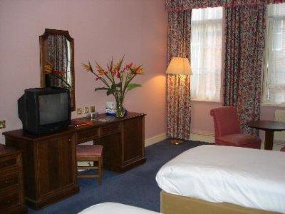 Ramada Crawley-gatwick Hotel
