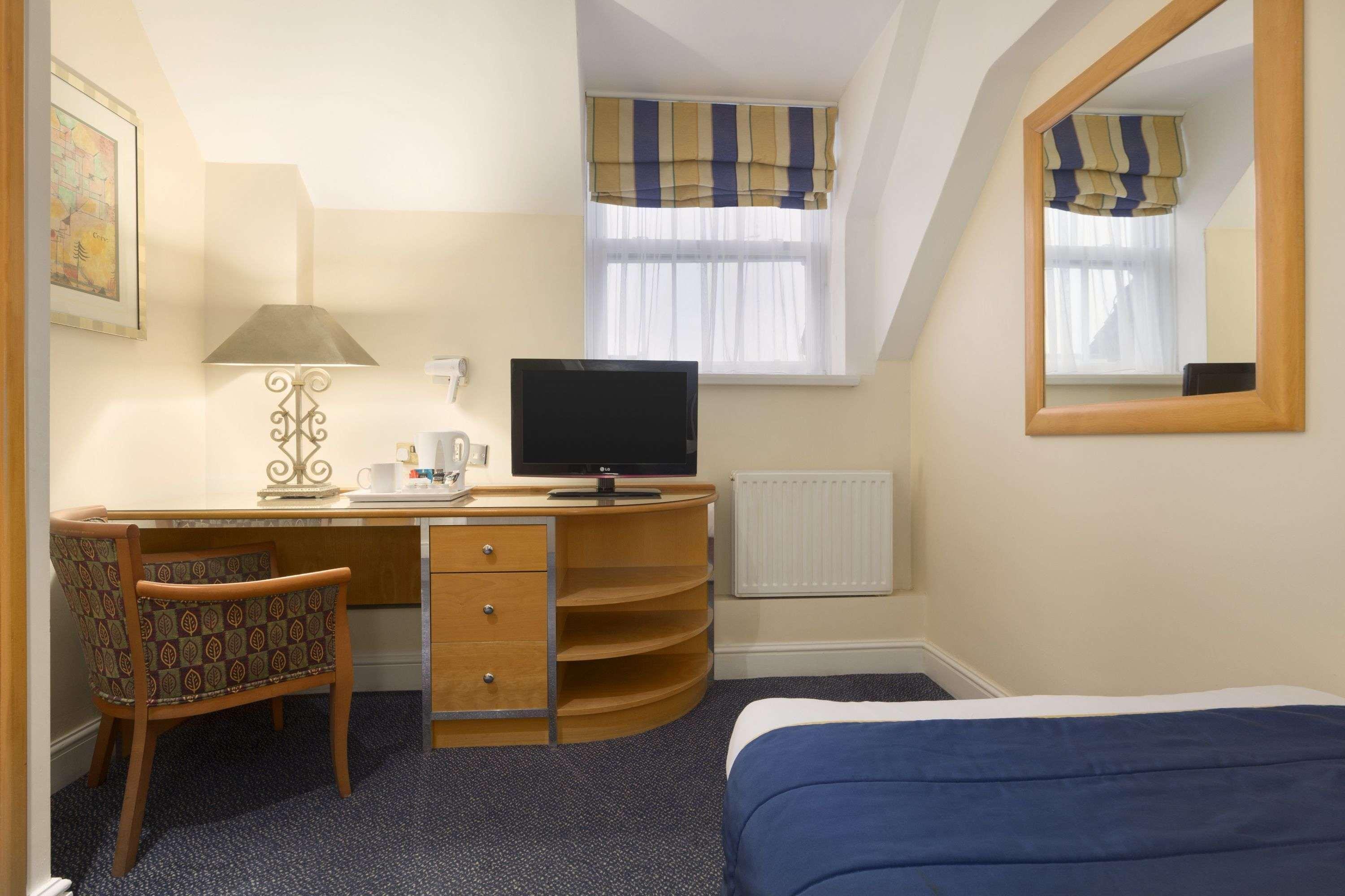 Ramada Crawley-gatwick Hotel 3*