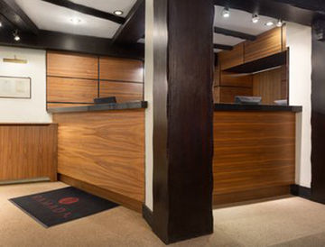 Ramada Crawley-gatwick Кролей