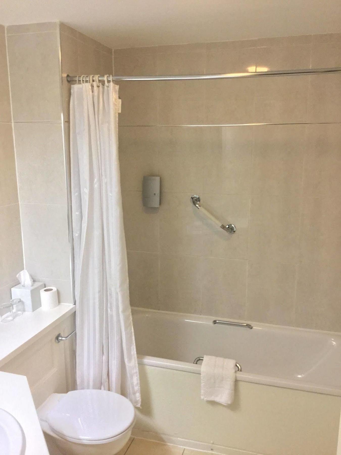 Ramada Crawley-gatwick Hotel 3*