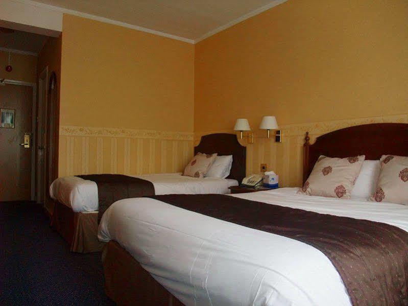 Ramada Crawley-gatwick Hotel 3*